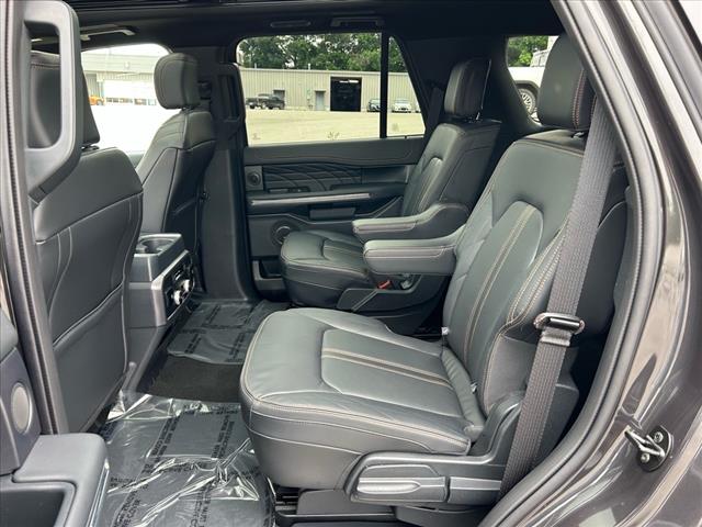 2023 Ford Expedition Platinum 4x4 w/EcoBoost