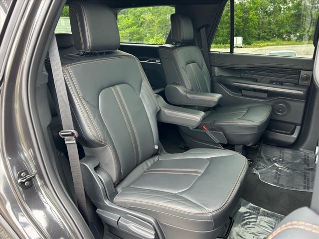 2023 Ford Expedition Platinum 4x4 w/EcoBoost
