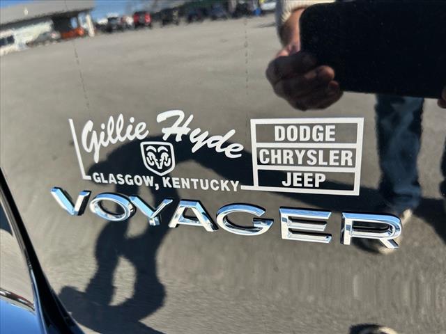 2025 Chrysler Voyager LX