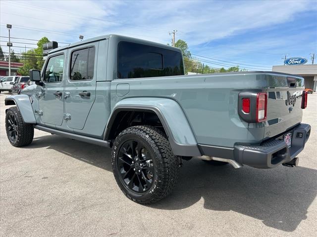 2025 Jeep Gladiator NightHawk