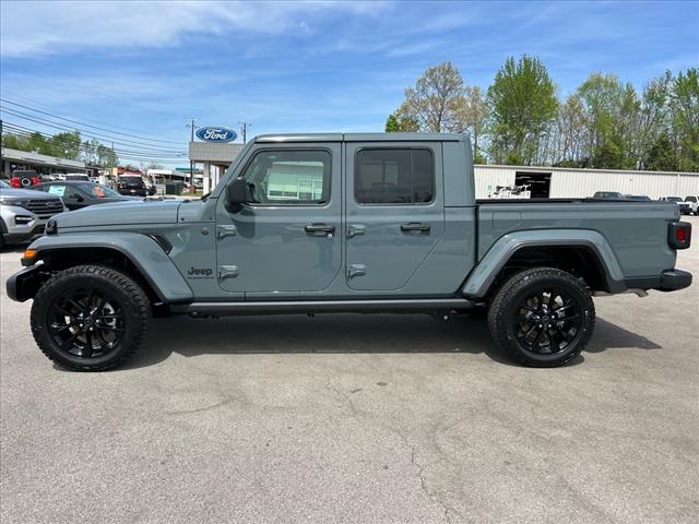 2025 Jeep Gladiator NightHawk