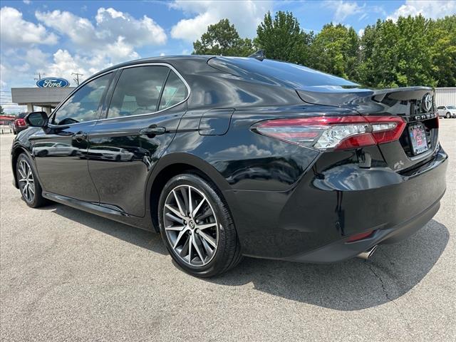 2022 Toyota Camry Hybrid XLE