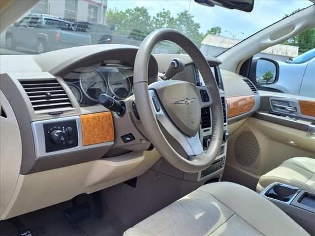 2010 Chrysler Town and Country Limited