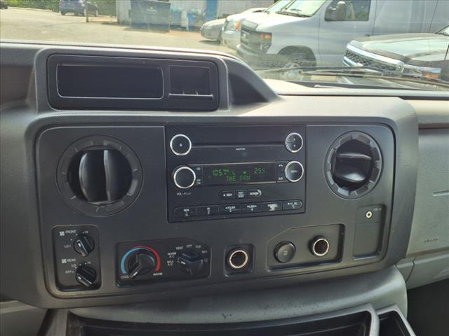 2010 Ford E-Series E-350 SD XLT