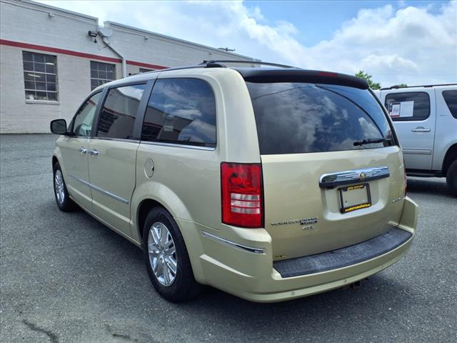 2010 Chrysler Town and Country Limited