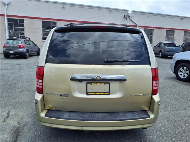 2010 Chrysler Town and Country Limited