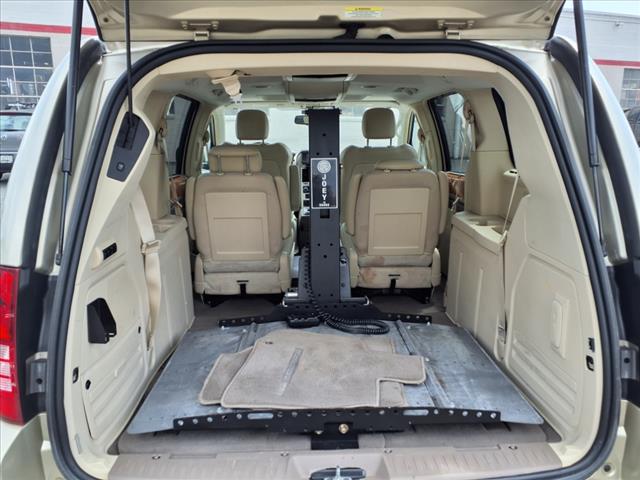 2010 Chrysler Town and Country Limited