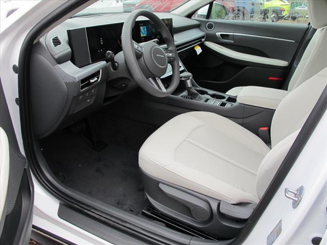 2025 Hyundai SONATA SE