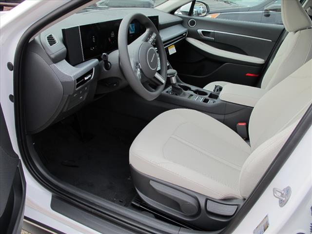 2025 Hyundai SONATA SE