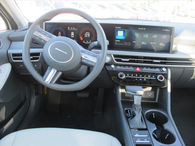 2025 Hyundai SONATA SE