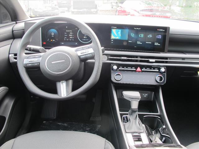 2025 Hyundai SANTA CRUZ SEL Activity