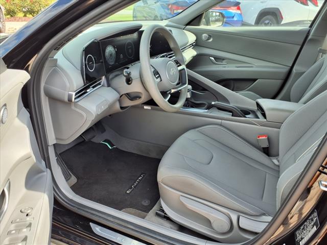 2024 Hyundai ELANTRA SEL