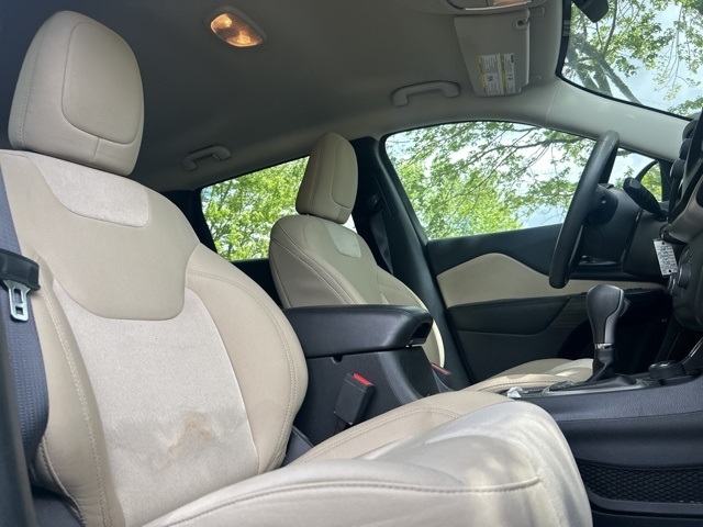 2016 Jeep Cherokee Sport