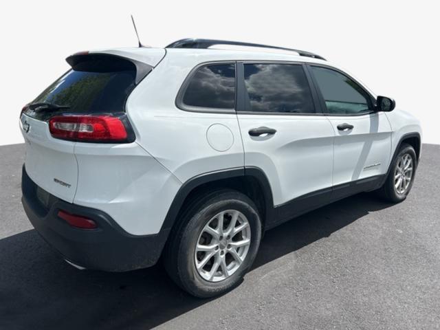 2016 Jeep Cherokee Sport