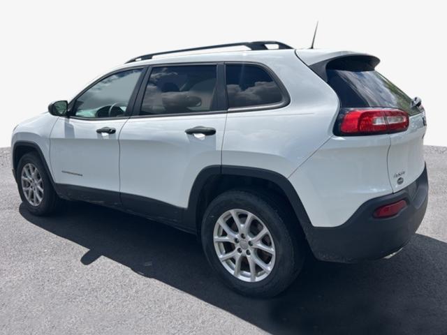 2016 Jeep Cherokee Sport