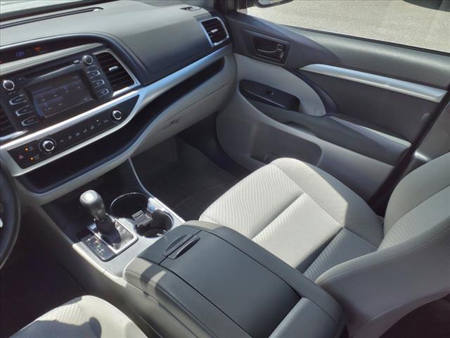 2019 Toyota Highlander LE