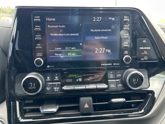 2022 Toyota Highlander LE