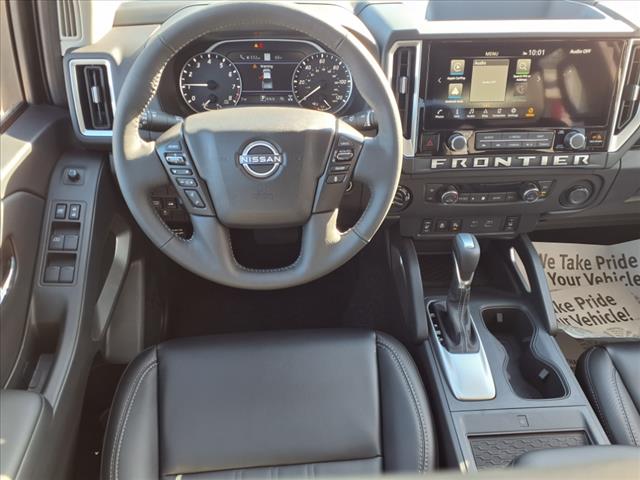 2025 Nissan Frontier SL