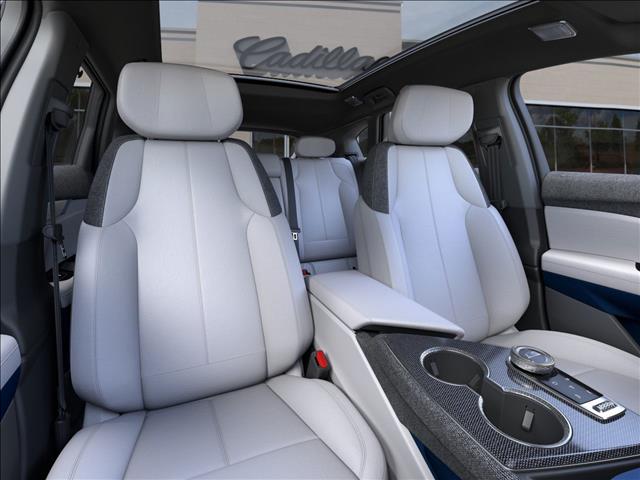 2025 Cadillac OPTIQ Luxury 1
