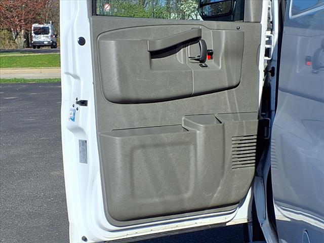 2023 GMC Savana 2500