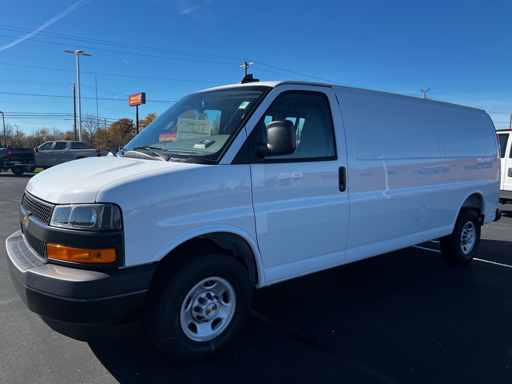2025 Chevrolet Express 2500