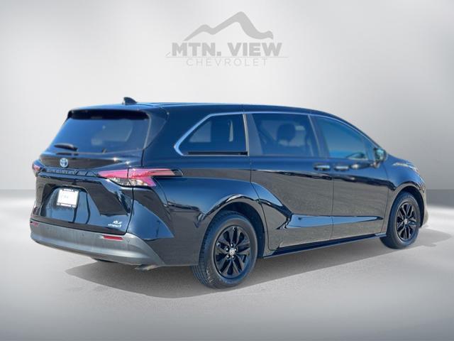 2022 Toyota Sienna XLE 7-Passenger