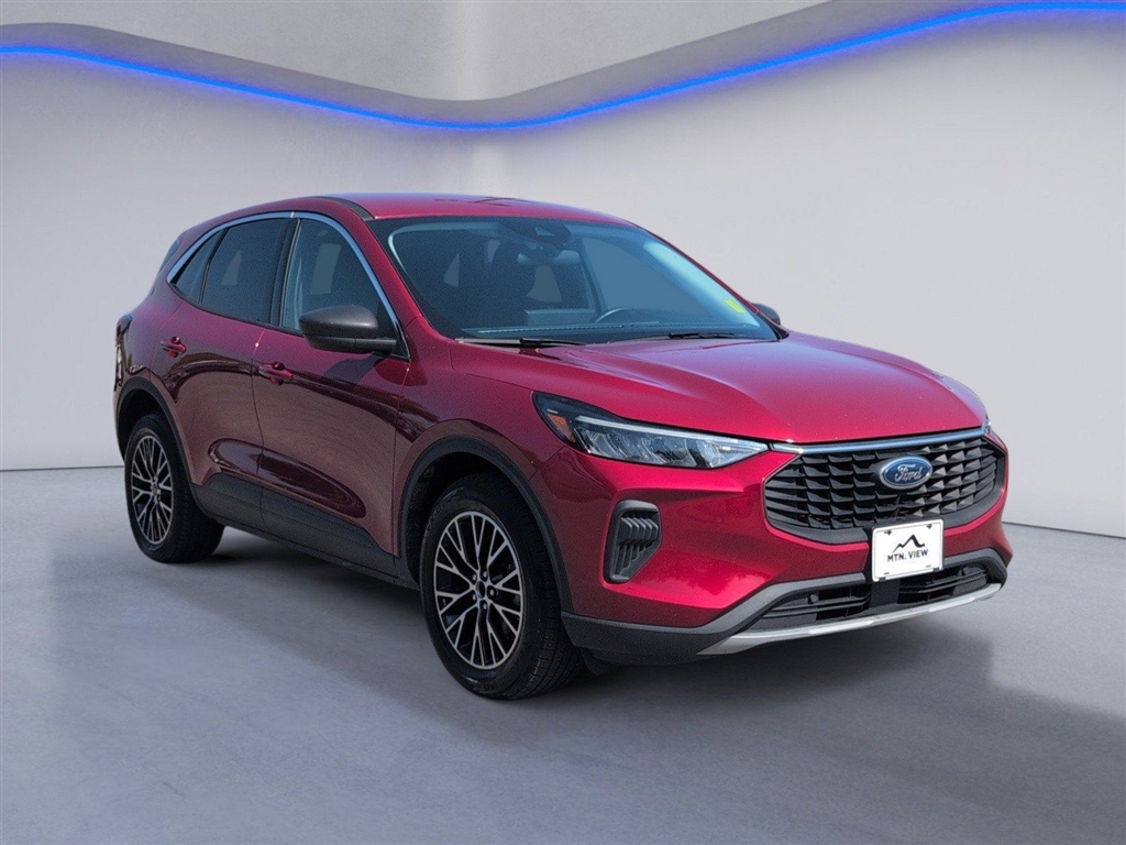 Used 2023 Rapid Red Metallic Tinted Clearcoat Ford Active image 10