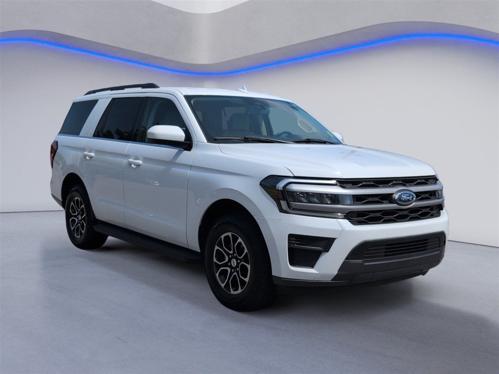 Used 2022 Oxford White Ford XLT image 10