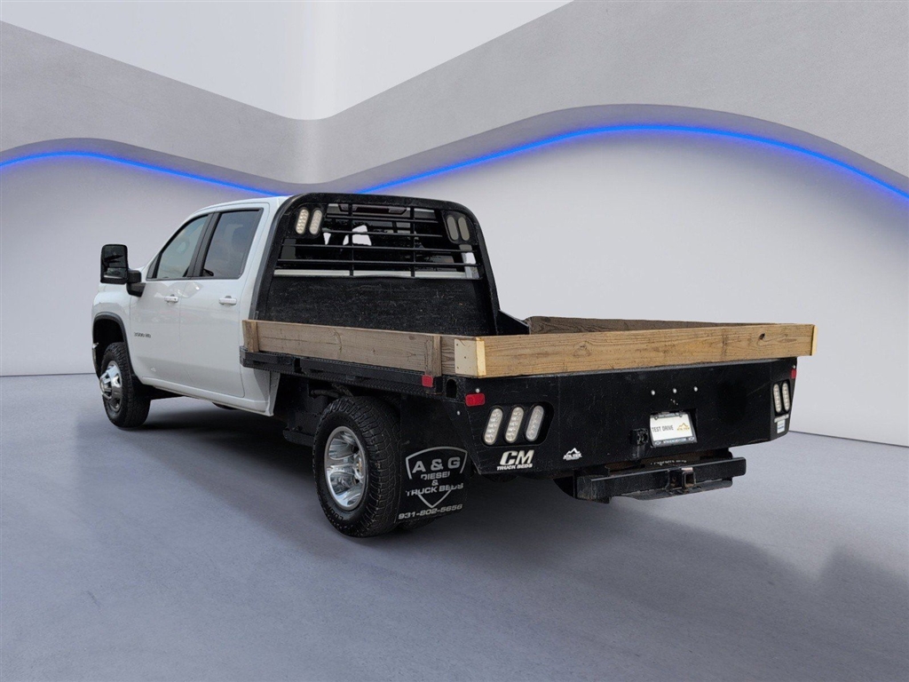 Used 2024 Summit White Chevrolet LT image 10