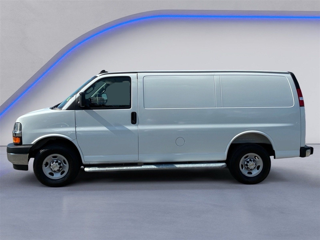 Used 2025 Summit White Chevrolet 2500 image 10