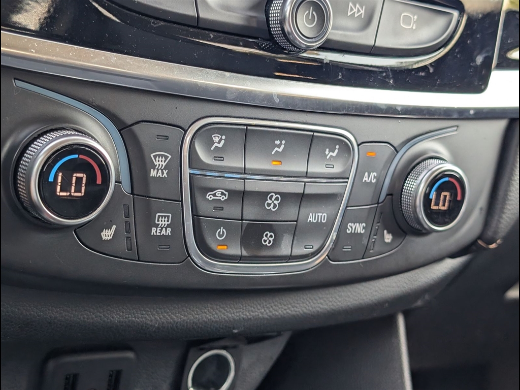 Used 2018 Graphite Metallic Chevrolet LT Cloth image 10