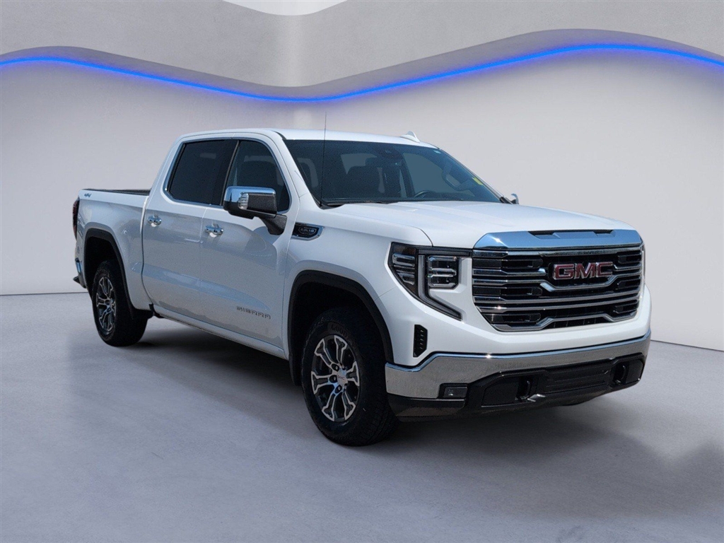 Used 2025 Summit White GMC SLT image 10