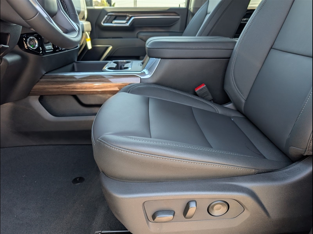 New 2026 Black Chevrolet LT image 10