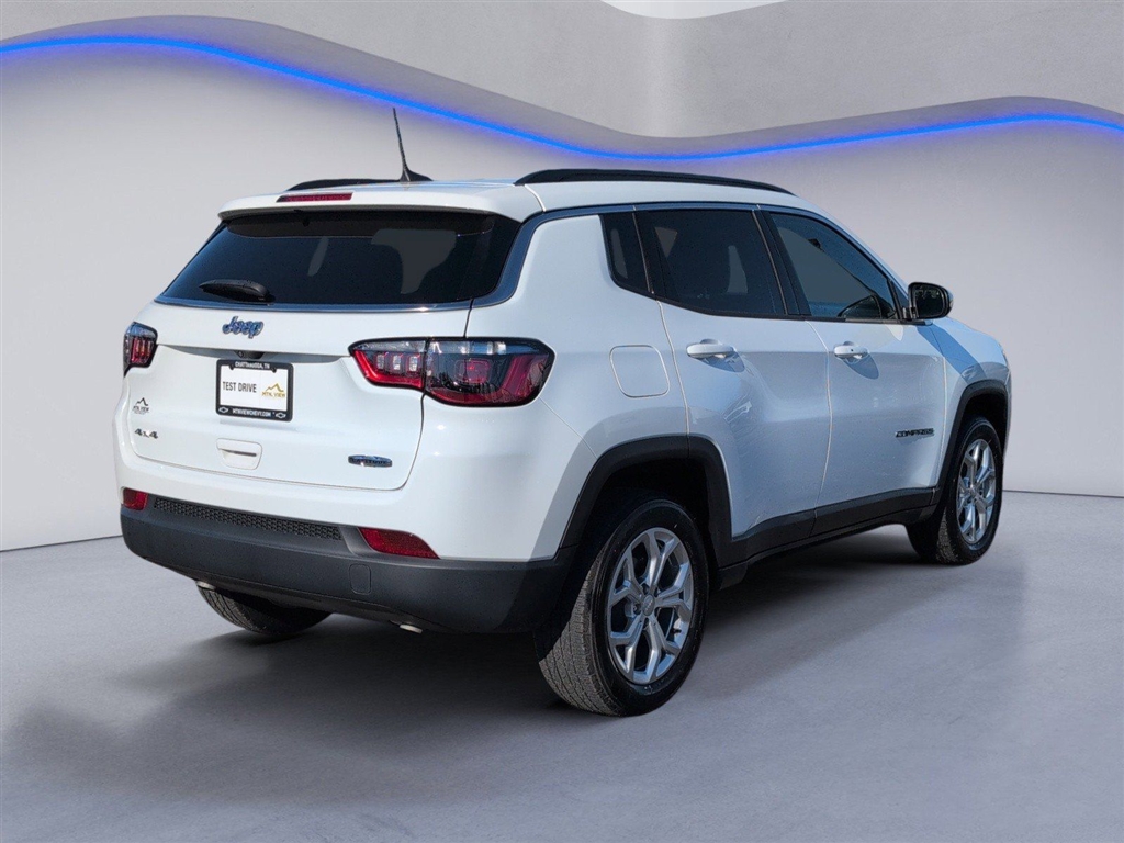 Used 2024 Bright White Clear Coat Jeep Latitude image 10