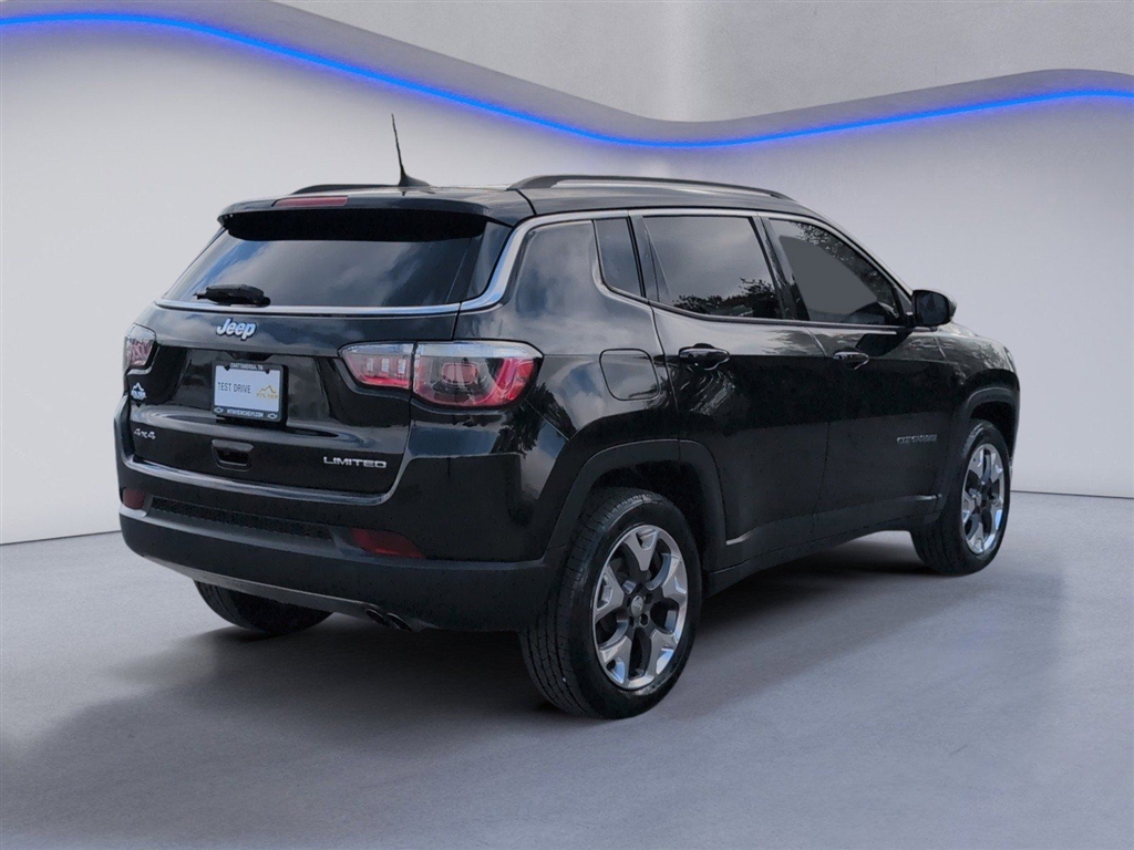 Used 2018 Diamond Black Crystal Pearl Coat Jeep Limited image 10