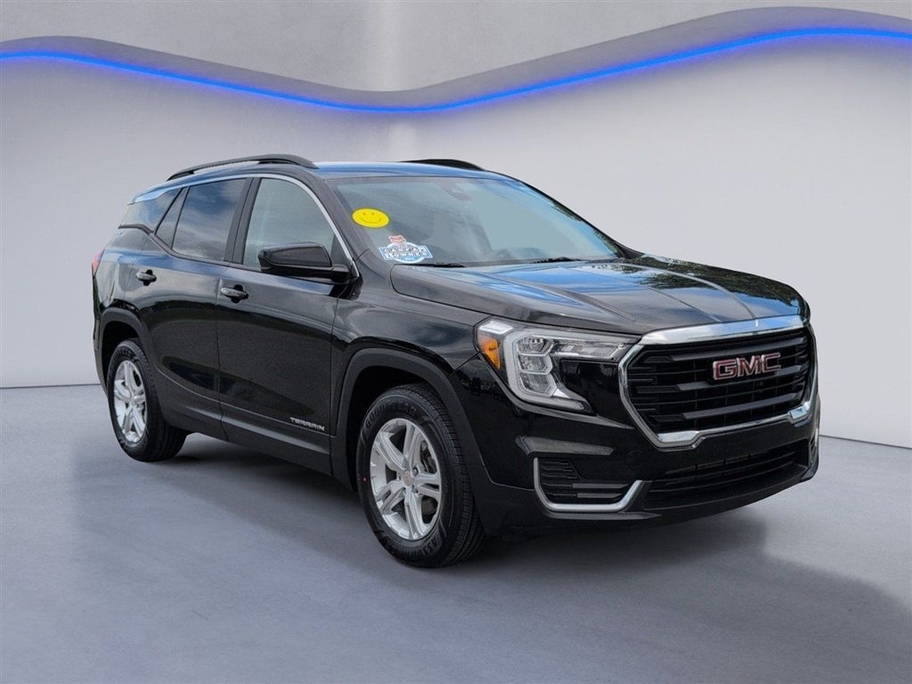 Used 2022 Ebony Twilight Metallic GMC SLE image 10