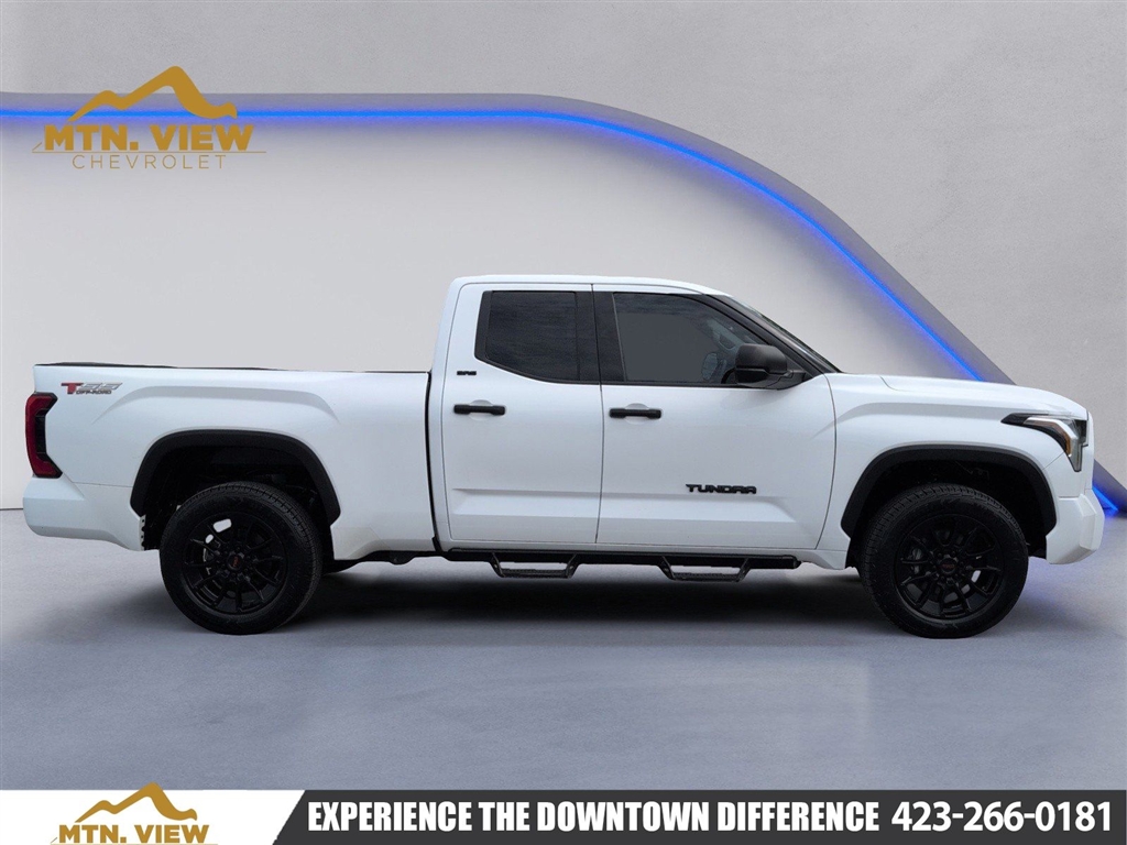 Used 2022 White Toyota SR5 image 10