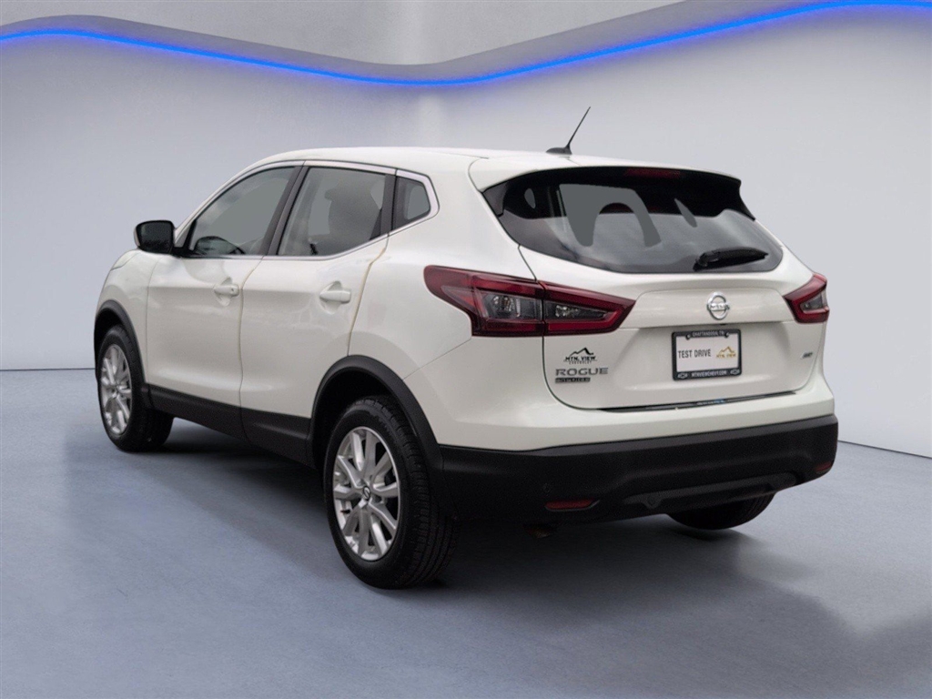 Used 2021 Glacier White Nissan S image 10