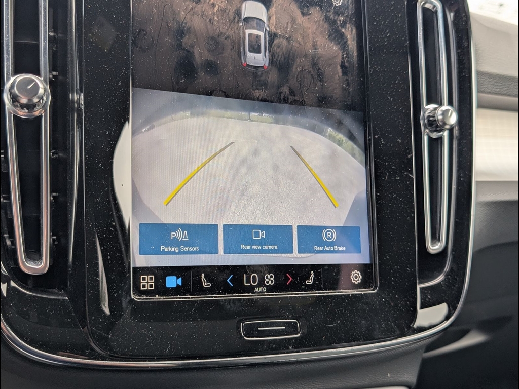 Used 2024 Onyx Black Metallic Volvo B5 Core Bright Theme image 10