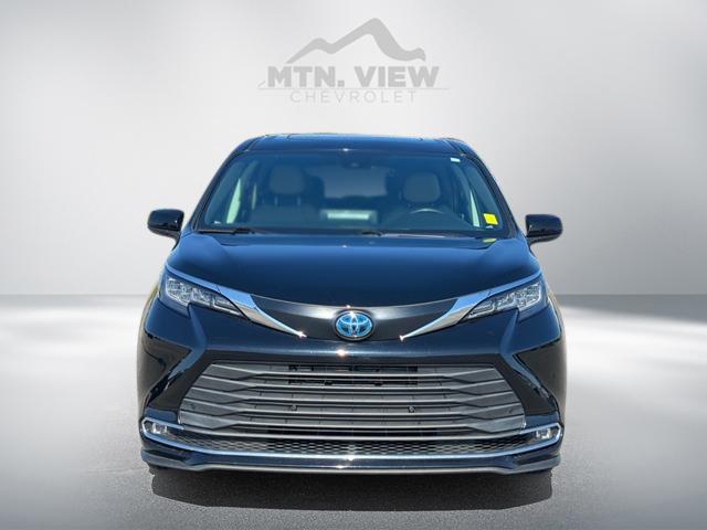 2022 Toyota Sienna XLE 7-Passenger