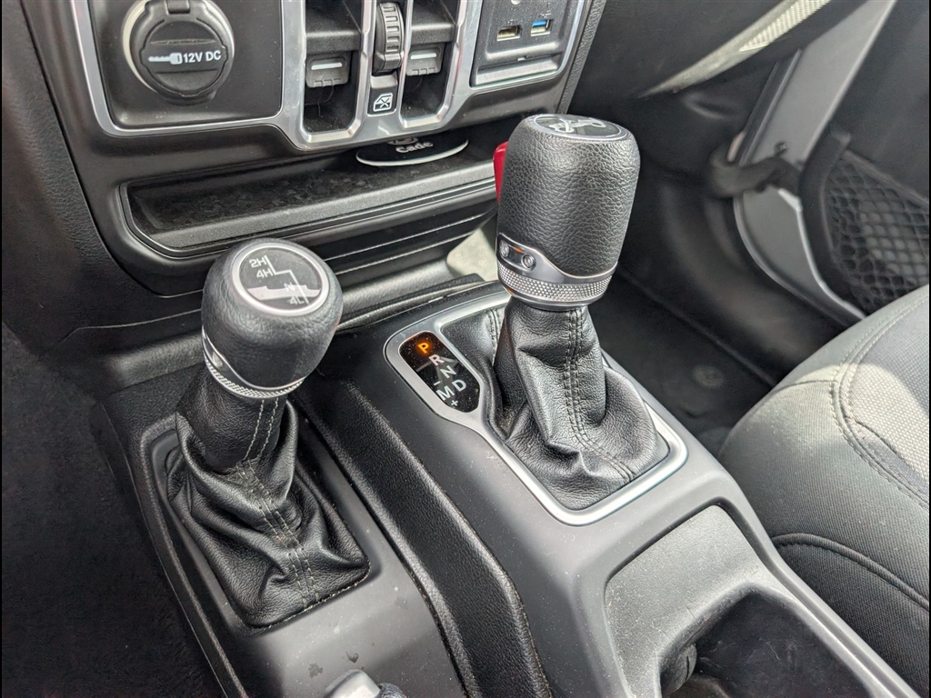 Used 2018 Billet Silver Metallic Clear Coat Jeep Sport S image 11