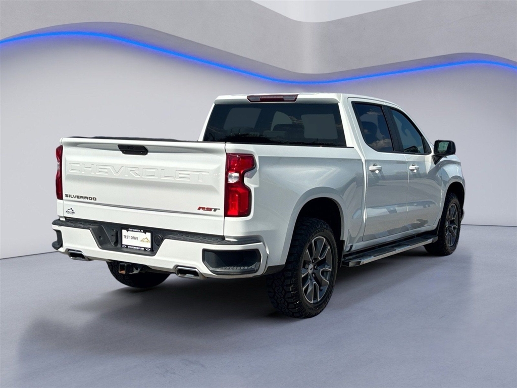 Used 2022 Summit White Chevrolet RST image 11