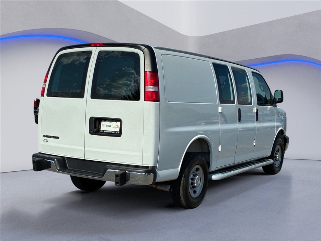 Used 2025 Summit White Chevrolet 2500 image 11