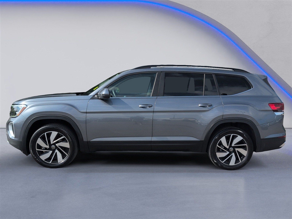 Used 2024 Platinum Gray Metallic Volkswagen SE image 11