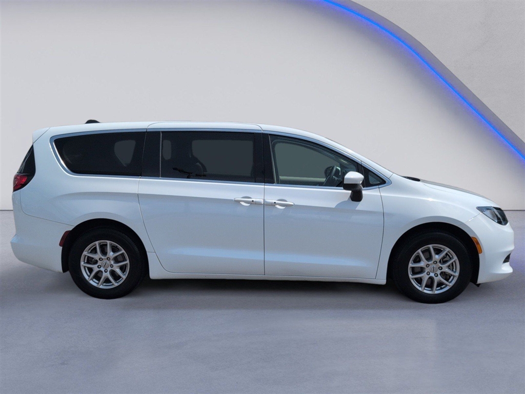 Used 2023 Bright White Clear Coat Chrysler LX image 11