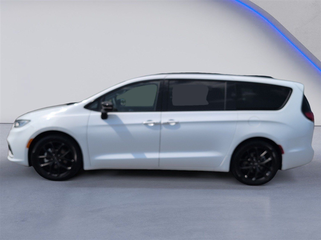 Used 2025 Bright White Clear Coat Chrysler Limited image 11