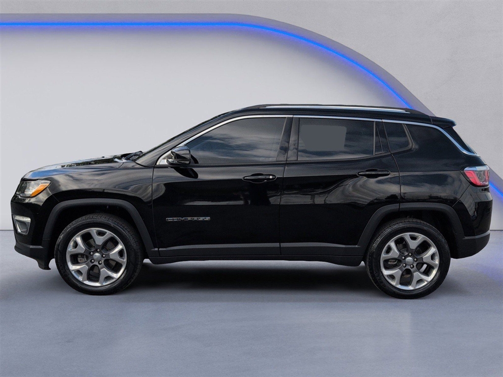 Used 2018 Diamond Black Crystal Pearl Coat Jeep Limited image 11