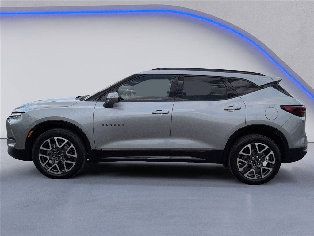 Used 2025 Sterling Gray Metallic Chevrolet RS image 11