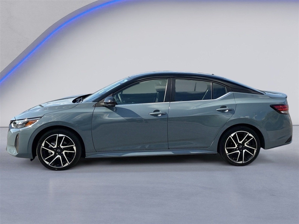 Used 2024 Atlantic Gray Metallic/Super Black Nissan SR image 11