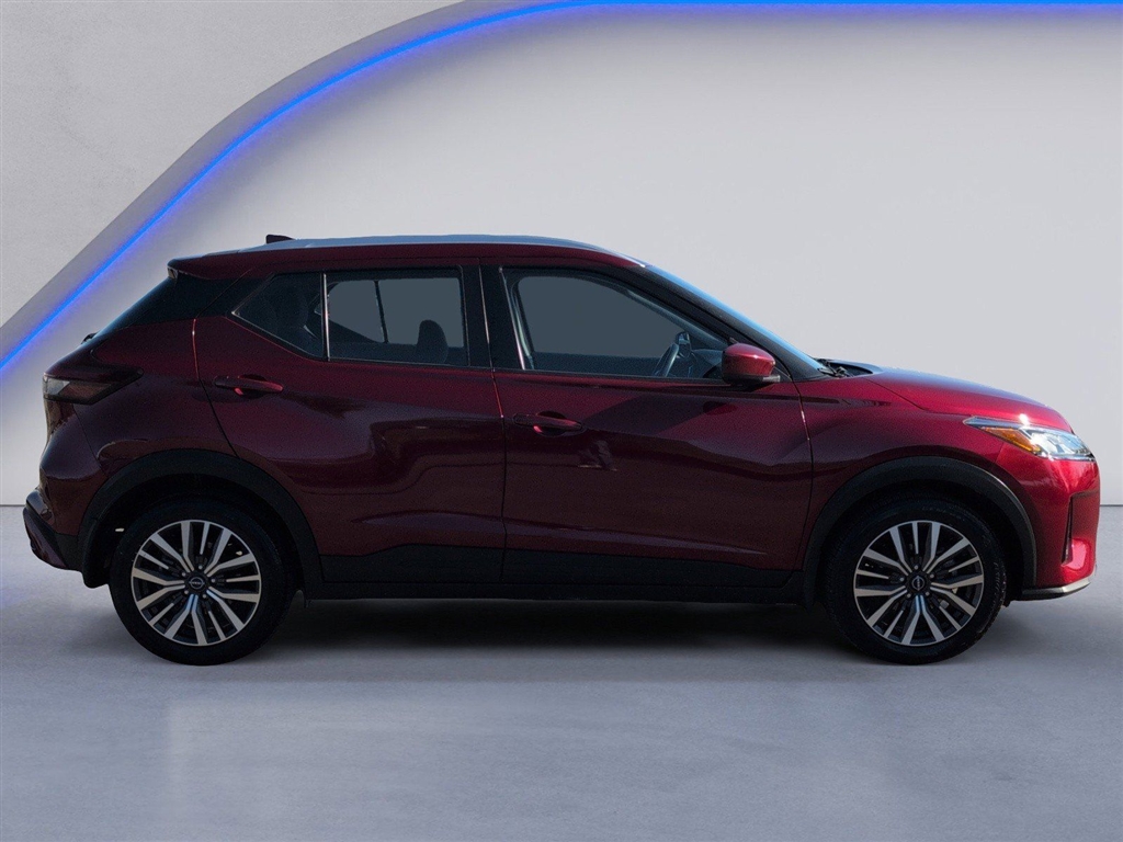 Used 2022 Scarlet Ember Tintcoat Nissan SV image 11